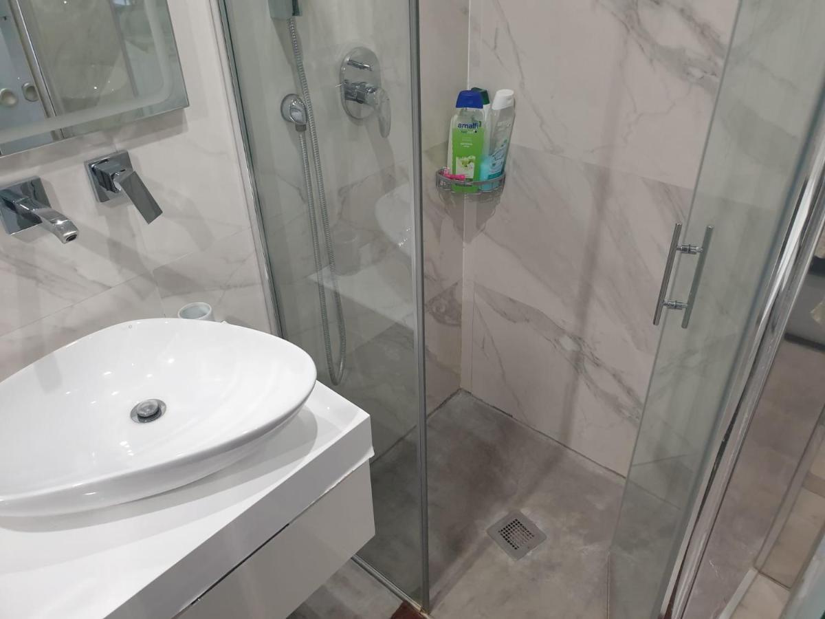 Atico Con Terraza Y Jacuzzi En El Centro Apartment Valencia Bagian luar foto
