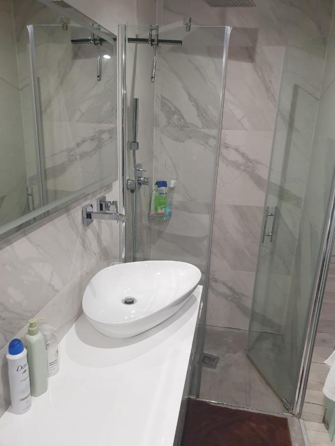 Atico Con Terraza Y Jacuzzi En El Centro Apartment Valencia Bagian luar foto